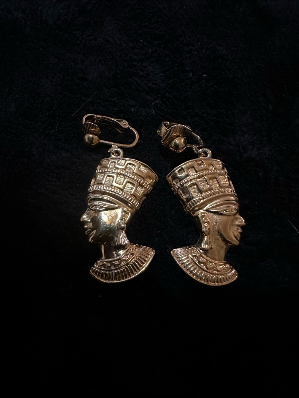 AVON Authentic Original STAMPED Egyptian Queen Profile Drop Earrings Jewelry - Picture 5 of 9